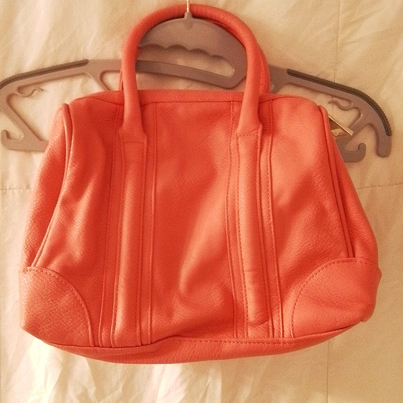 Victoria's Secret Leather Handbag (mini bowler bag) in a beautiful Pink color! - Picture 2 of 6